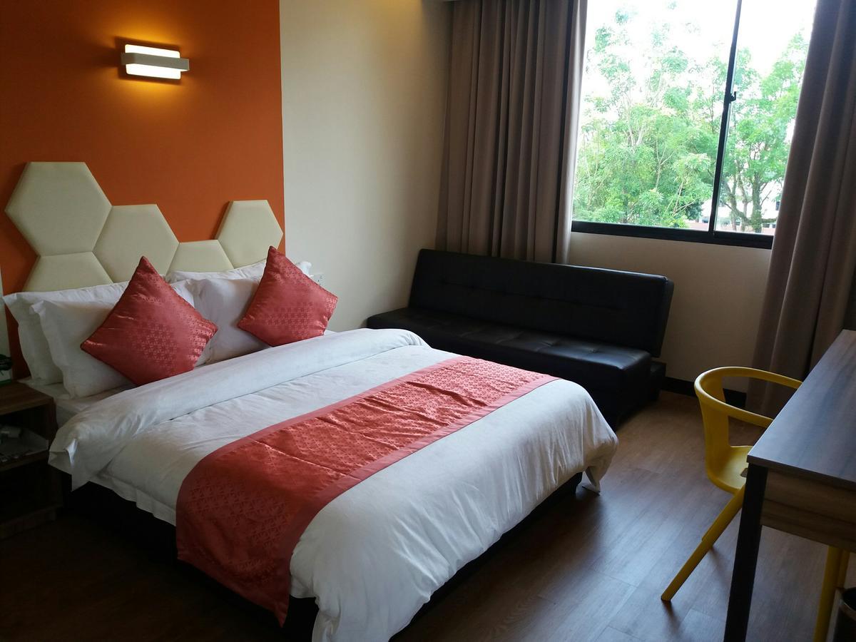 Memoire Hornbill Hotel Kuching Esterno foto