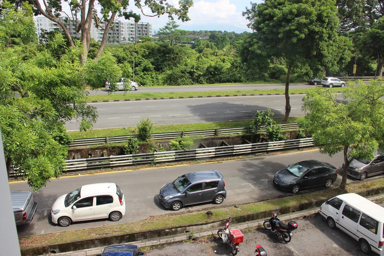 Memoire Hornbill Hotel Kuching Esterno foto