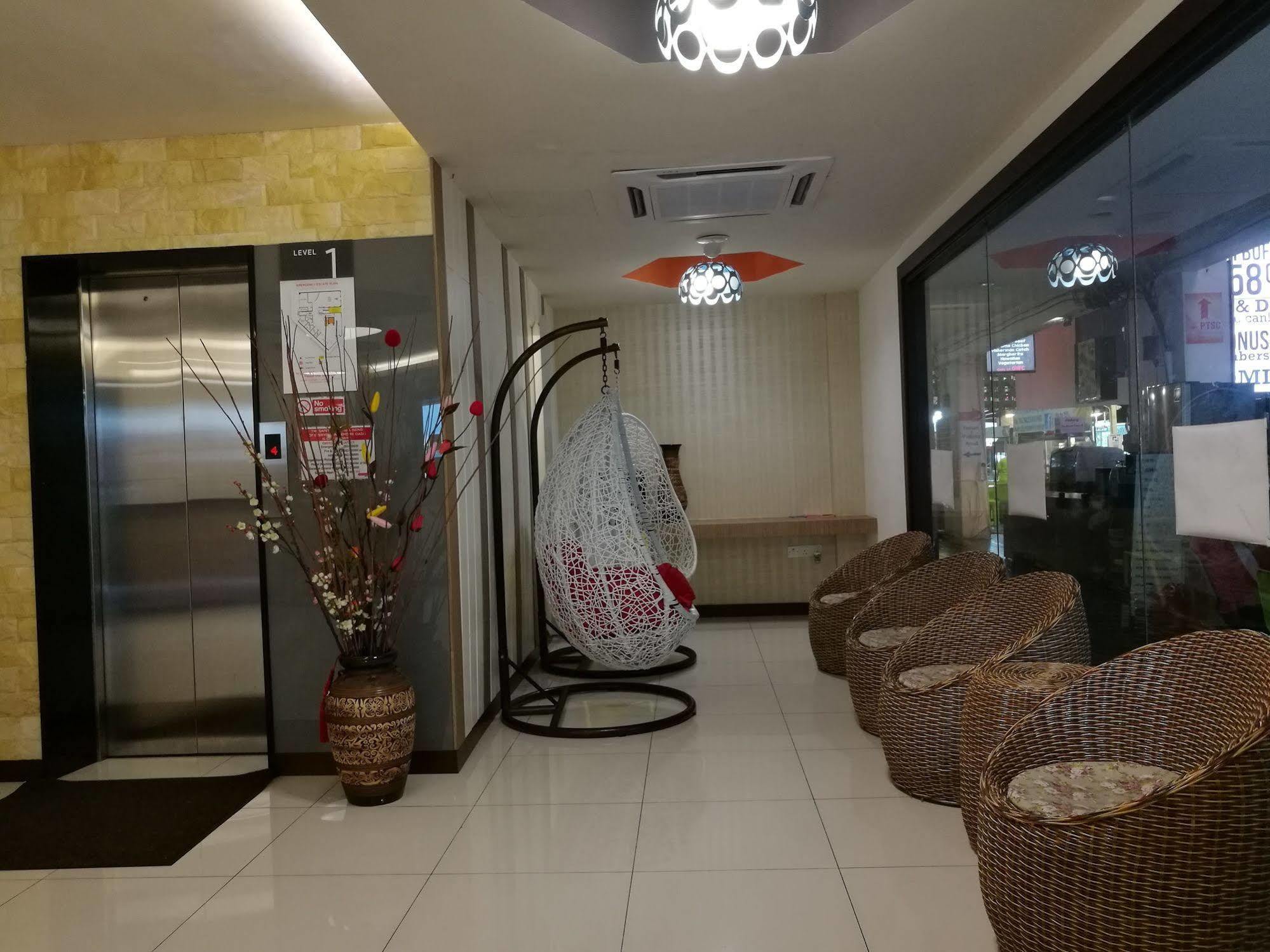 Memoire Hornbill Hotel Kuching Esterno foto