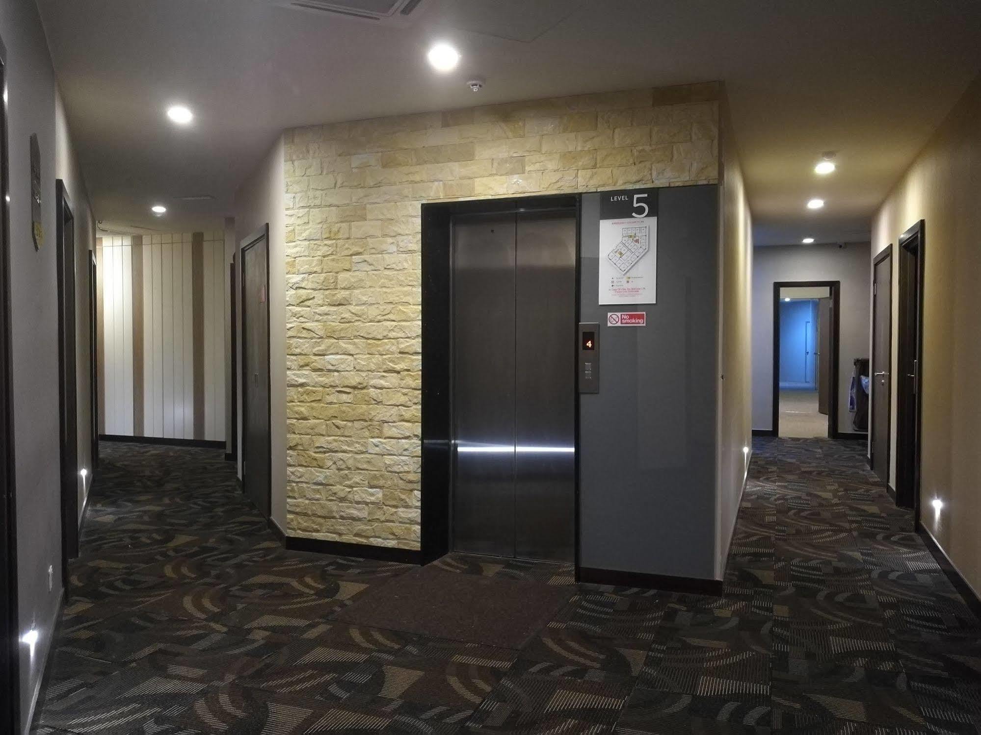 Memoire Hornbill Hotel Kuching Esterno foto