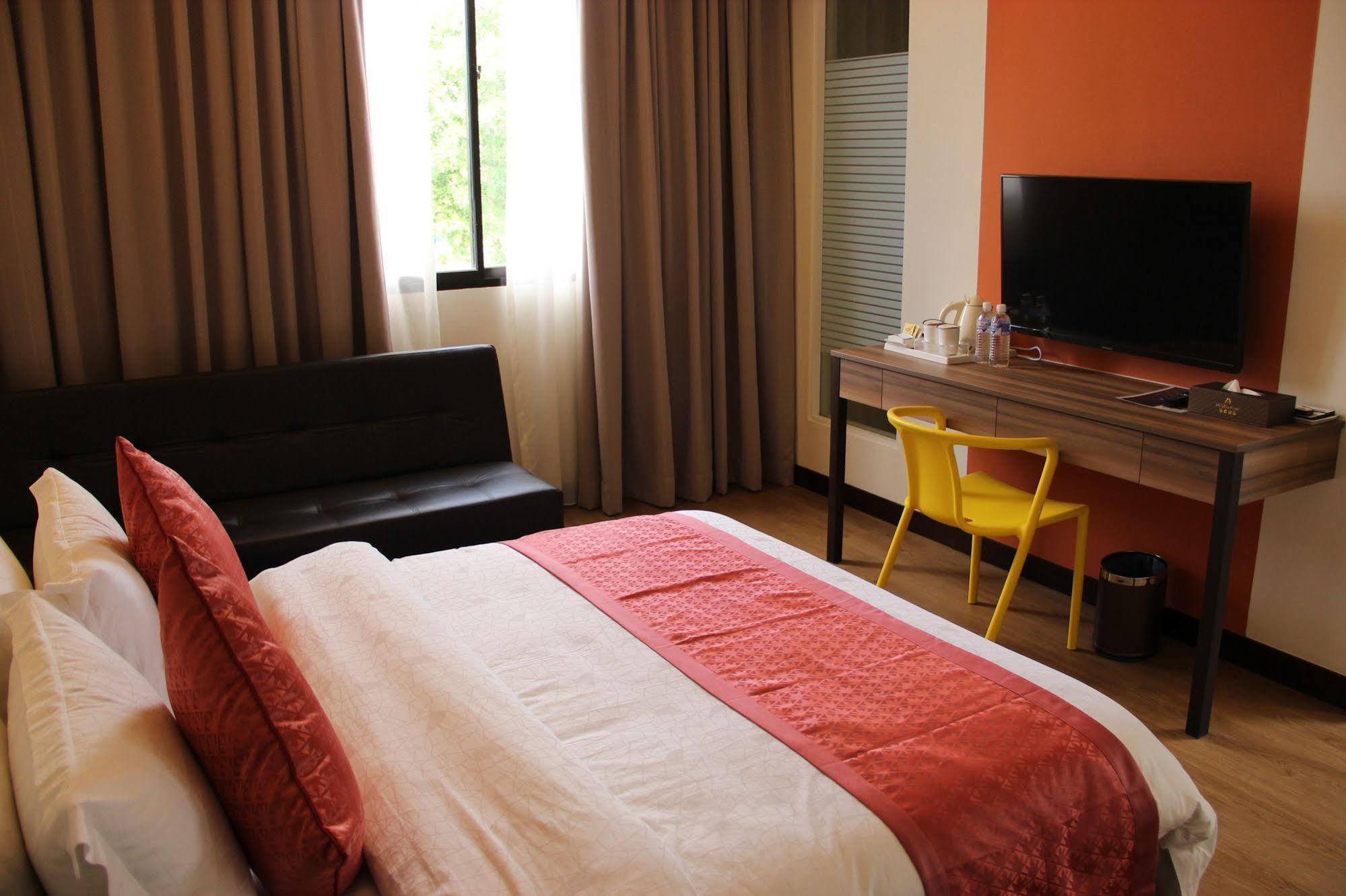 Memoire Hornbill Hotel Kuching Esterno foto