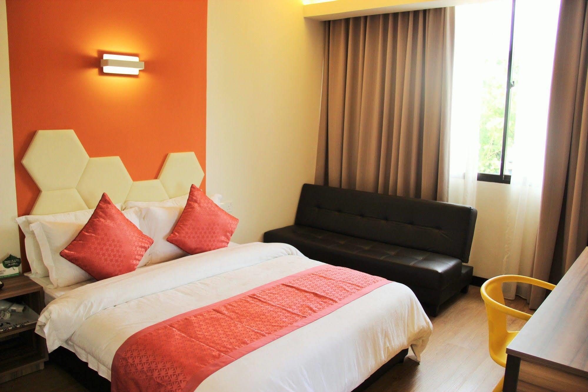 Memoire Hornbill Hotel Kuching Esterno foto